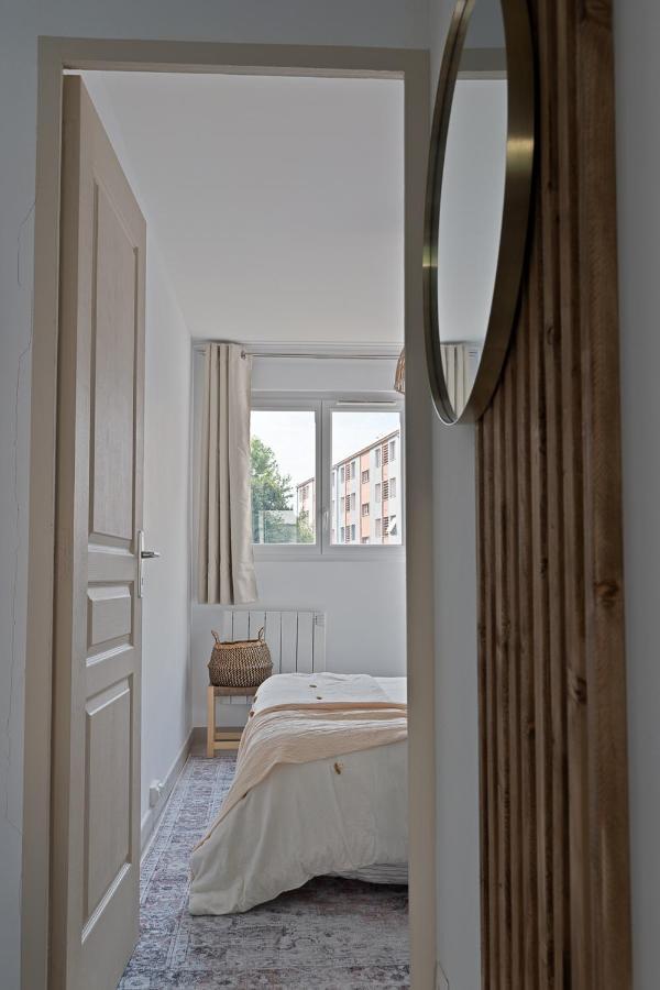 Appartement Spacieux 1 Chambre Parking Gratuit Valence  Exterior photo